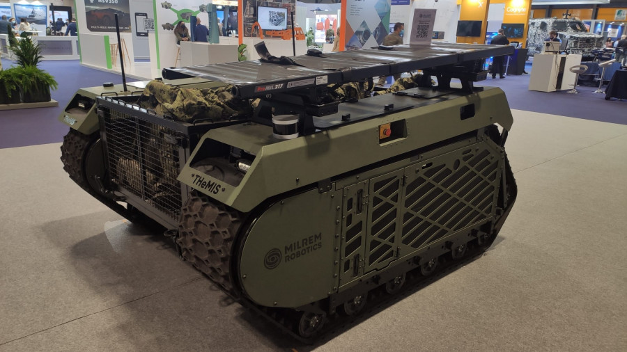 ​El Ejército español recibe su primer UGV, el Themis de Milrem Robotics